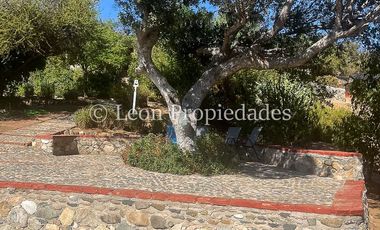 Se vende hermosa parcela con casa y piscina en condominio, sector los Naranjos, Curacavi