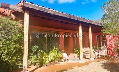 Se vende hermosa parcela con casa y piscina en condominio, sector los Naranjos, Curacavi