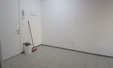 METRO LO OVALLE 3 dormitorios 1 baño