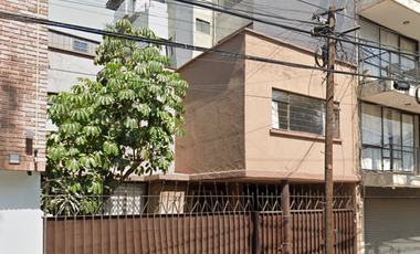 Casa en Avenida Irrigación; Colonia Irrigación, Miguel Hidalgo, CDMX.