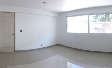 Casa en Avenida Irrigación; Colonia Irrigación, Miguel Hidalgo, CDMX.