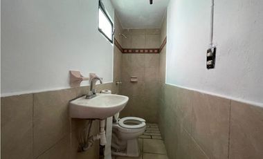 Casa en venta a 5 min de Real Center con local y terraza