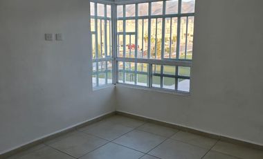 CASA EN RENTA AL ORIENTE DE SALTILLO EN FRACCIONAMIENTO CERRADO VALLE DE LOS ALMENDROS FRENTE A PARQUE