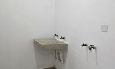 CASA EN RENTA AL ORIENTE DE SALTILLO EN FRACCIONAMIENTO CERRADO VALLE DE LOS ALMENDROS FRENTE A PARQUE