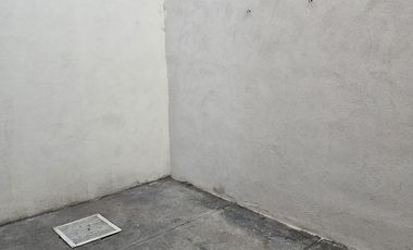 CASA EN RENTA AL ORIENTE DE SALTILLO EN FRACCIONAMIENTO CERRADO VALLE DE LOS ALMENDROS FRENTE A PARQUE