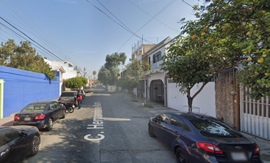 VENDO CASA EN LOMAS DEL PARADERO, TLAQUEPAQUE JUNTO FORUM TLAQUEPAQUE