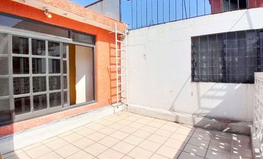 Iluminada y amplia casa en condominio, lista p/habitar en Leyes de Reforma