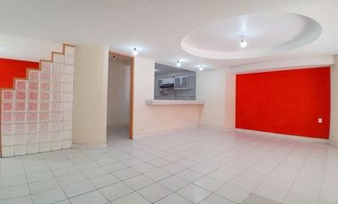 Iluminada y amplia casa en condominio, lista p/habitar en Leyes de Reforma