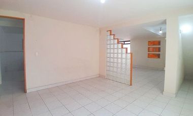 Iluminada y amplia casa en condominio, lista p/habitar en Leyes de Reforma