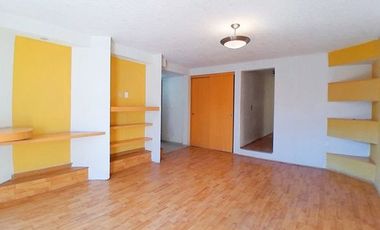 Iluminada y amplia casa en condominio, lista p/habitar en Leyes de Reforma