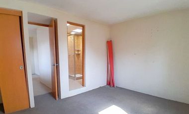 Iluminada y amplia casa en condominio, lista p/habitar en Leyes de Reforma