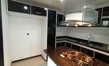 SE VENDE HERMOSA CASA ESQUINERA EN LA PAMPA
