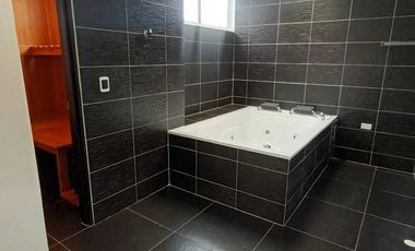 SE VENDE HERMOSA CASA ESQUINERA EN LA PAMPA