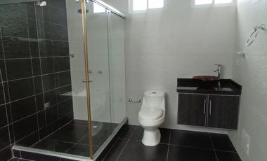 SE VENDE HERMOSA CASA ESQUINERA EN LA PAMPA