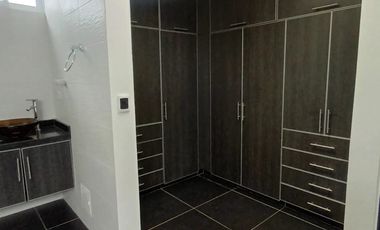 SE VENDE HERMOSA CASA ESQUINERA EN LA PAMPA