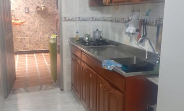 SE VENDE HERMOSA Y AMPLIA CASA