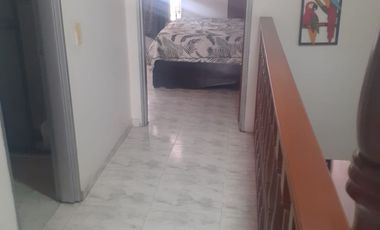 SE VENDE HERMOSA Y AMPLIA CASA