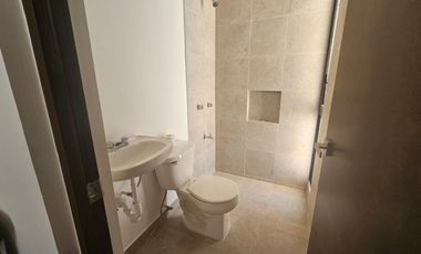 CASA EN VENTA EQUPADA EN PRIVADA TAMORA CONKAL