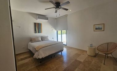 CASA EN VENTA EQUPADA EN PRIVADA TAMORA CONKAL