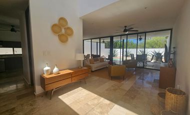 CASA EN VENTA EQUPADA EN PRIVADA TAMORA CONKAL