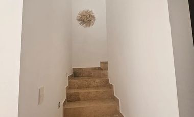 CASA EN VENTA EQUPADA EN PRIVADA TAMORA CONKAL