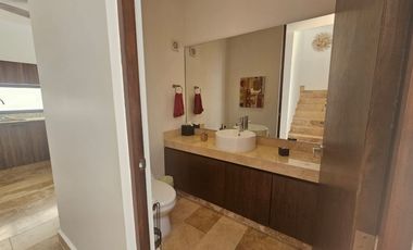 CASA EN VENTA EQUPADA EN PRIVADA TAMORA CONKAL