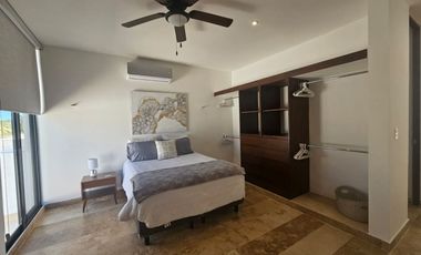 CASA EN VENTA EQUPADA EN PRIVADA TAMORA CONKAL