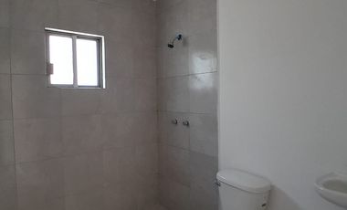 Casa en renta 3 recs, remodelada y en la mejor ubicacion !