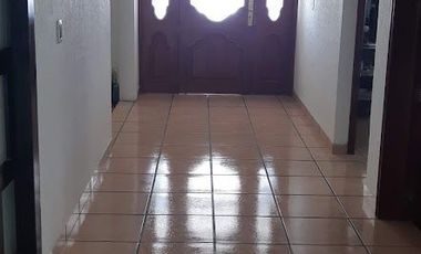 Venta Excelente Residencia en Privada Arboledas, 5 recámaras muy amplia