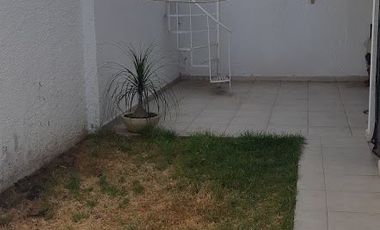 Venta Excelente Residencia en Privada Arboledas, 5 recámaras muy amplia