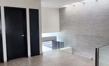 Rento hermosa casa Fracc Sierra Nogal $21,000.00 inc. mtto.