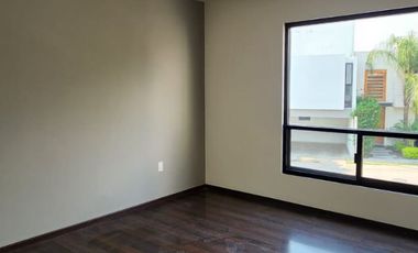 Rento hermosa casa Fracc Sierra Nogal $21,000.00 inc. mtto.