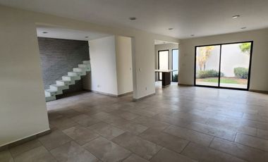 Rento hermosa casa Fracc Sierra Nogal $21,000.00 inc. mtto.