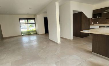 Rento hermosa casa Fracc Sierra Nogal $21,000.00 inc. mtto.