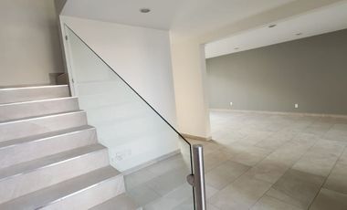 Rento hermosa casa Fracc Sierra Nogal $21,000.00 inc. mtto. negociable