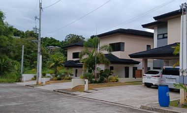 RFO: Corner Unit and Unit 3 house and lot at the SunValley Antipolo City