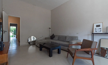 VENTA CASA 5 AMBIENTE CON JARDIN Y COCHERA MORON