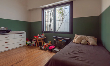 VENTA CASA 5 AMBIENTE CON JARDIN Y COCHERA MORON