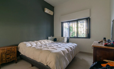 VENTA CASA 5 AMBIENTE CON JARDIN Y COCHERA MORON