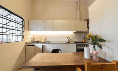 VENTA CASA 5 AMBIENTE CON JARDIN Y COCHERA MORON