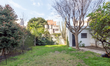 VENTA CASA 5 AMBIENTE CON JARDIN Y COCHERA MORON