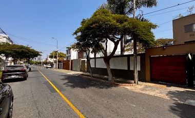 ¡Oportunidad Única! Terreno en Venta - La Aurora, Miraflores