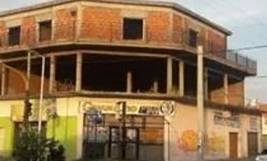 VENTA LOCAL COMERCIAL A TERMINAR VILLA LUZURIAGA