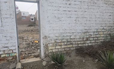 Terreno Comercial de 1377 m² con frente de 20 Ml. en Avenida - Los Olivos
