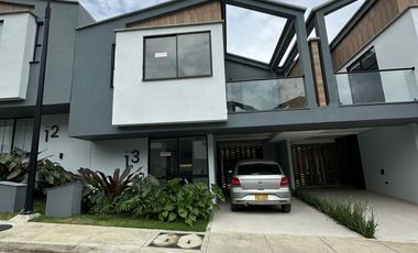 CASA NUEVA EN RENTA CERRITOS PEREIRA