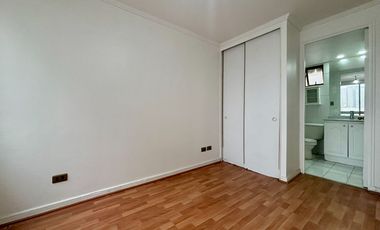 Oportunidad! 2 Dormitorios + 2 Baños + Estacionamiento Y Bodega. Santiago Centro
