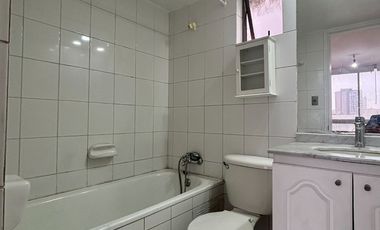 Oportunidad! 2 Dormitorios + 2 Baños + Estacionamiento Y Bodega. Santiago Centro