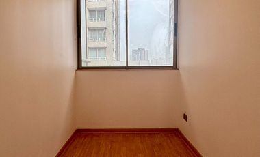 Oportunidad! 2 Dormitorios + 2 Baños + Estacionamiento Y Bodega. Santiago Centro