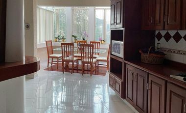 Casa Residencial en venta en el Estado de México. ( con alberca, salón de convivios, amueblada y decorada ).