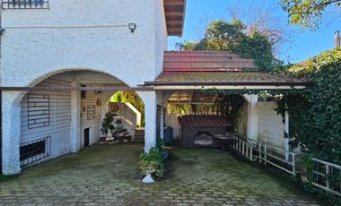 CASA A 2 CUADRAS DE AV. CONCON REÑACA, A PASOS DE PLAZA EL PRADO